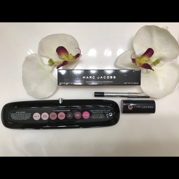 🎁Makeup bundle🎁 - Picture 7 of 9